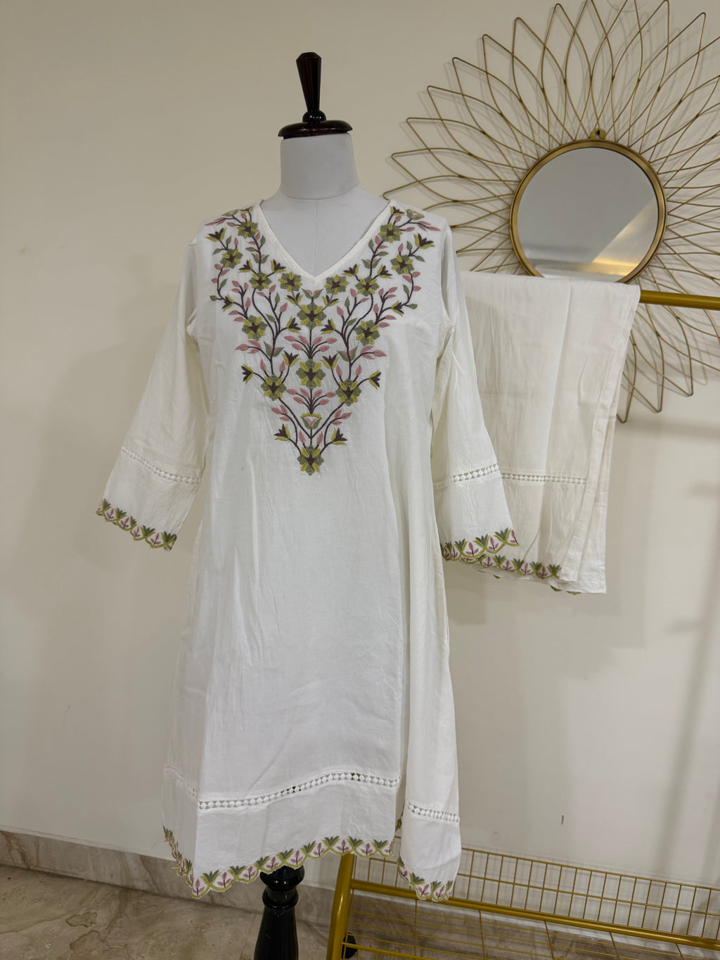 White Mul Cotton Co-ord Set with Floral Thread Work