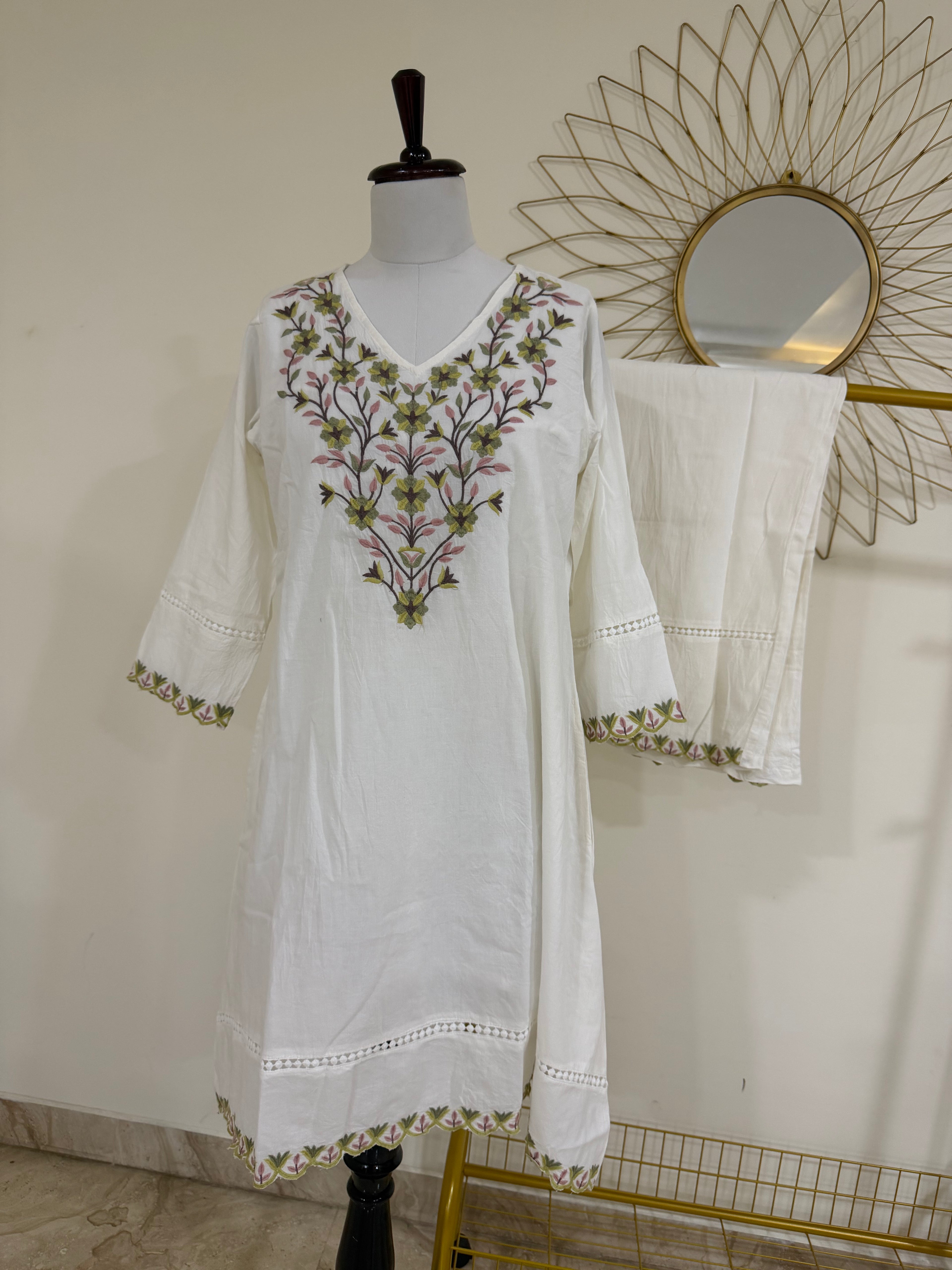 White Mul Cotton Co-ord Set with Floral Thread Work